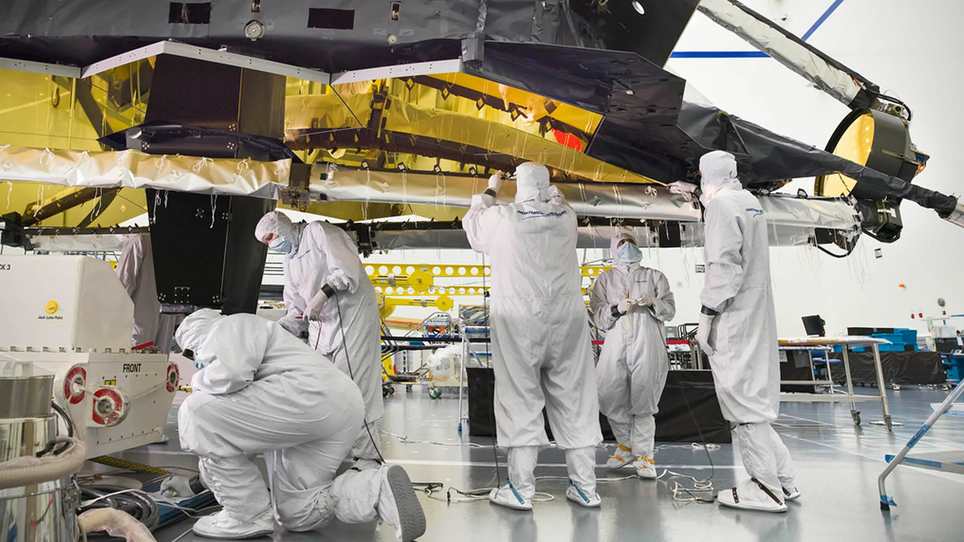 JWST korjattavana. Kuva: Nasa