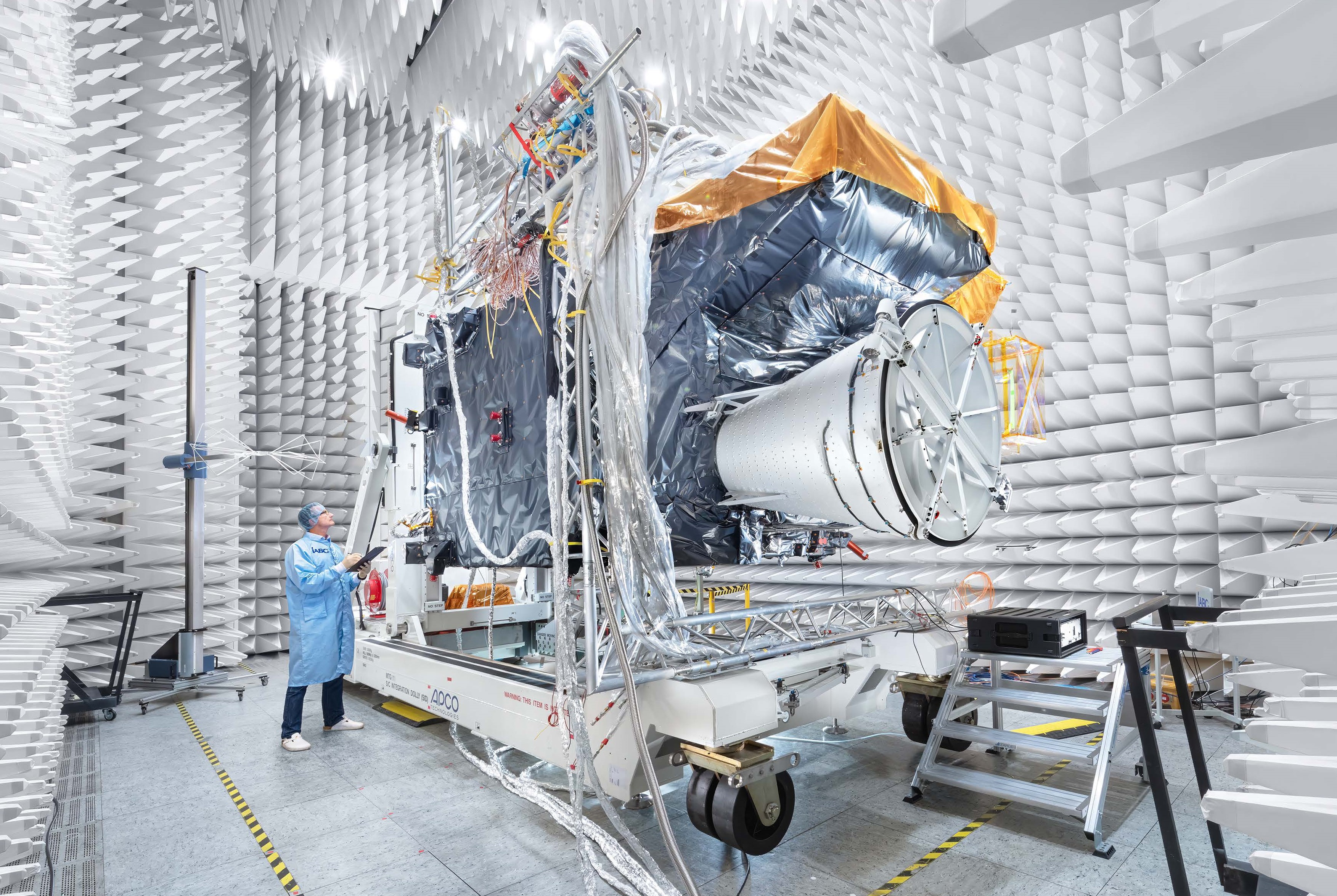 MTG-S1 testattavana. Kuva: ESA