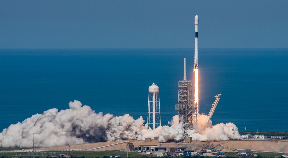 Falcon 9 Block 5 nousee lentoon. Kuva: SpaceX