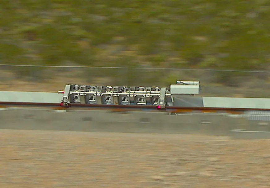 Hyperloop vauhdissa