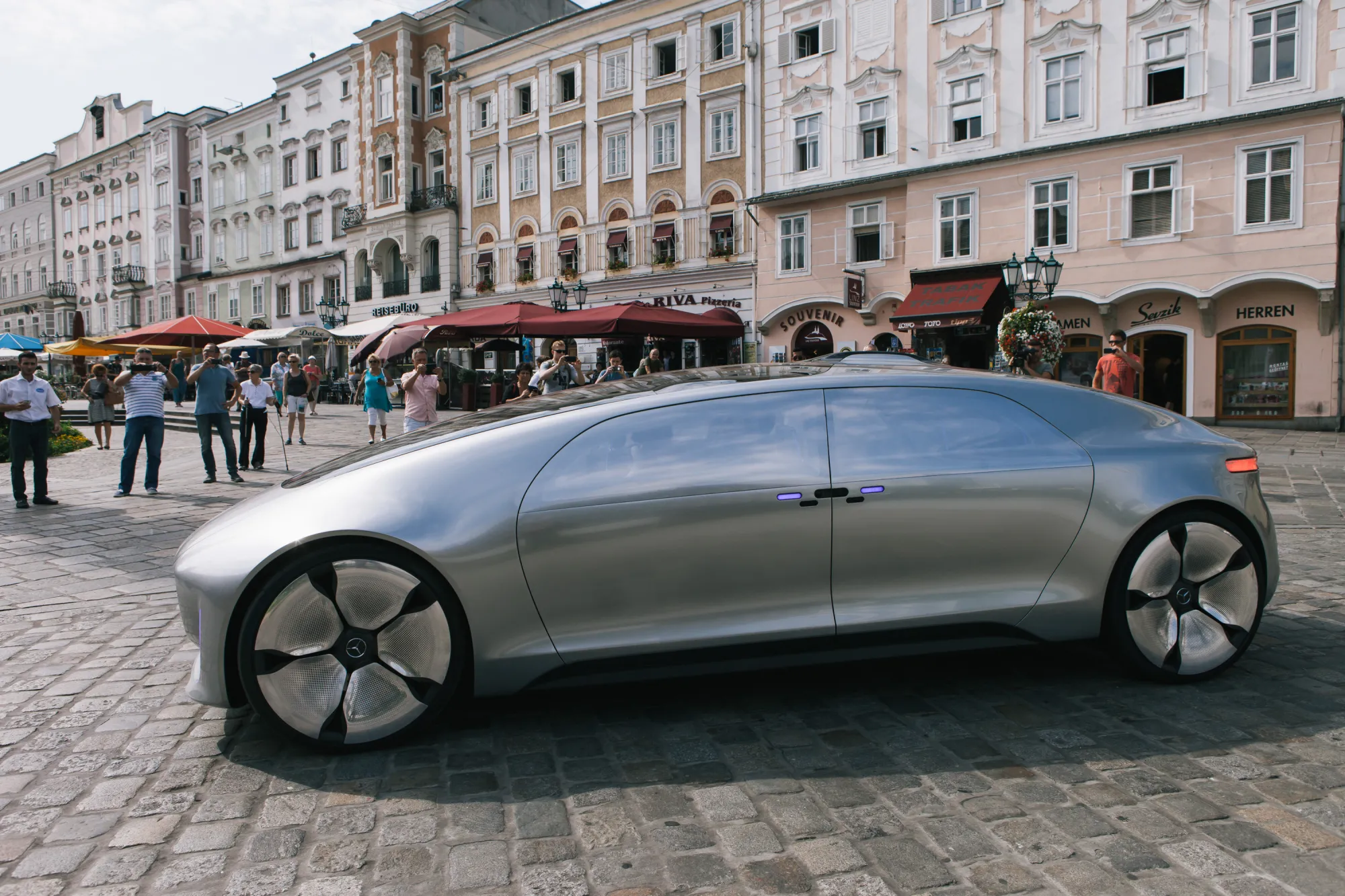 Mercedes-Benz F 015