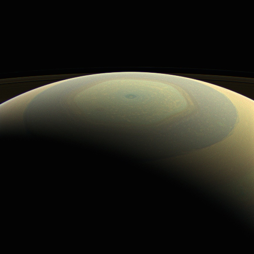 Saturnuksen pohjoiset napaseudut
