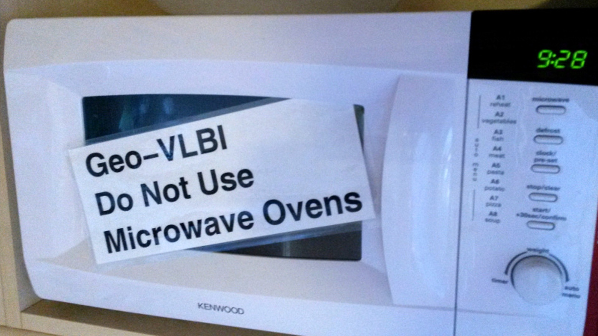 Mikroaaltouuni Metsähovissa