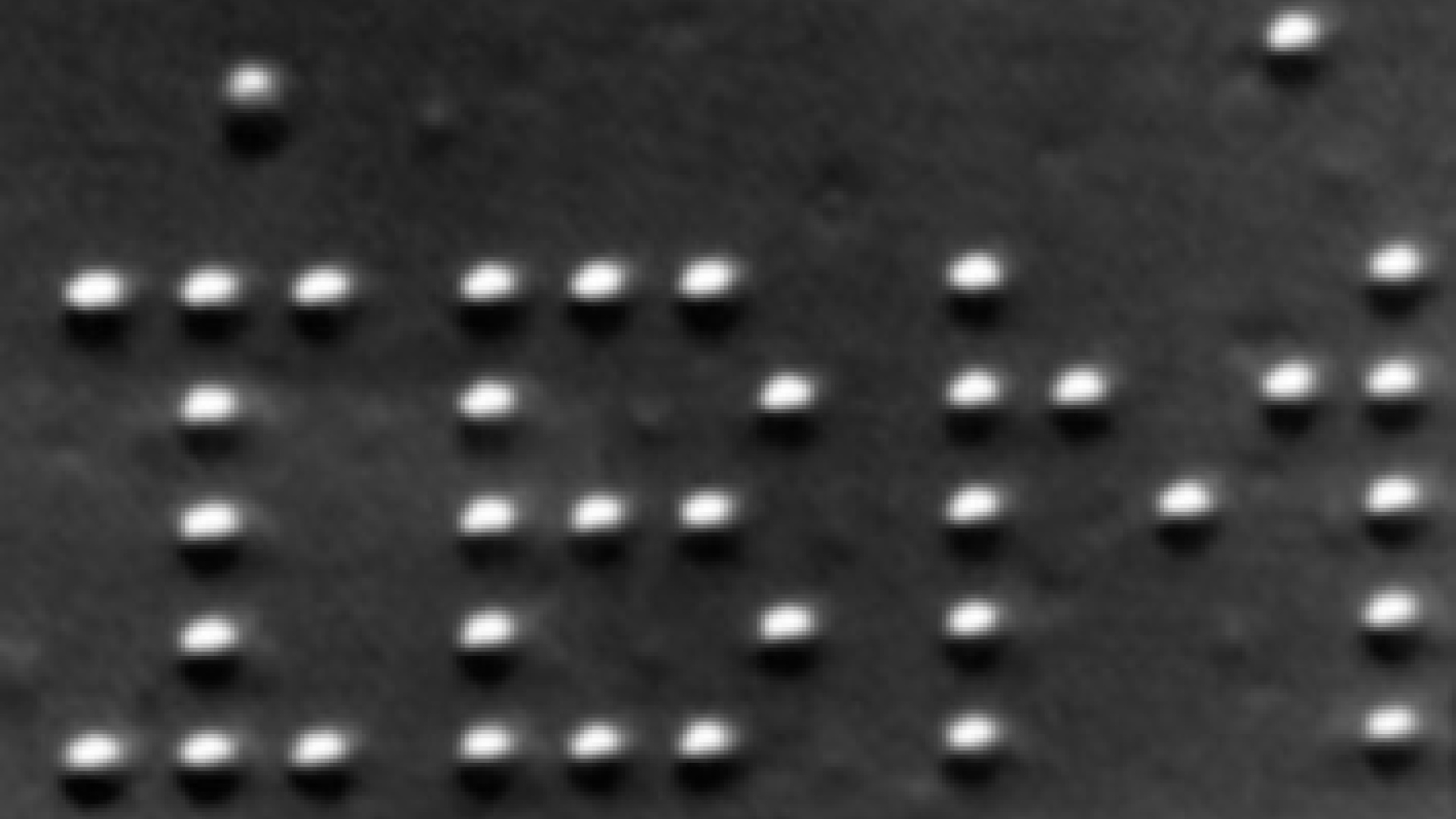 IBM atomeilla kirjoitettuna