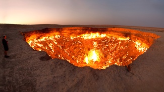Niin sanottu Helvetin portti Turkmenistanissa. Kuva: Tormod Sandtorv CC BY-SA 2.0