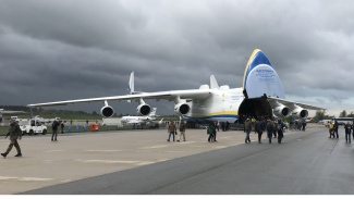 Antonov An-225 Berliinin ilmailunäyttelyssä torstaina 26.4.2018